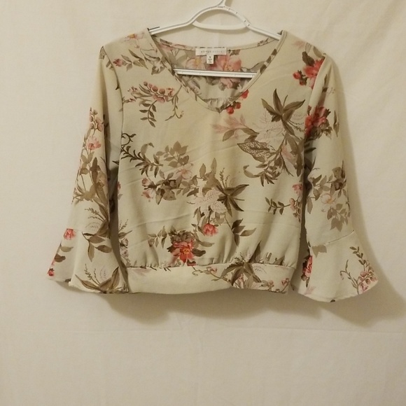 Honey Peace Tops - 4/$25 Honey Peace Sz Small